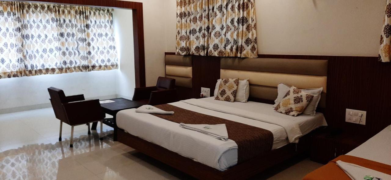 Hotel Golden Palms Mumbai Exterior photo