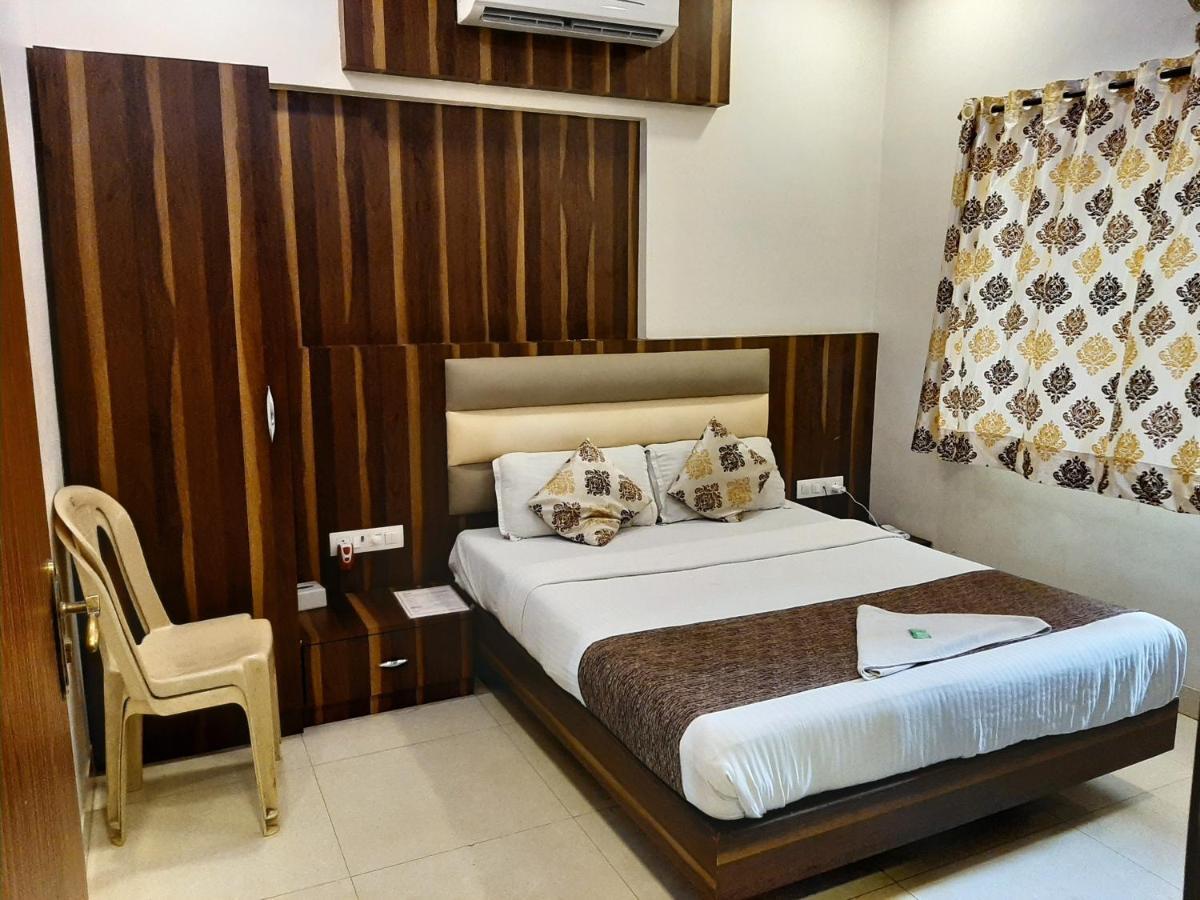 Hotel Golden Palms Mumbai Exterior photo
