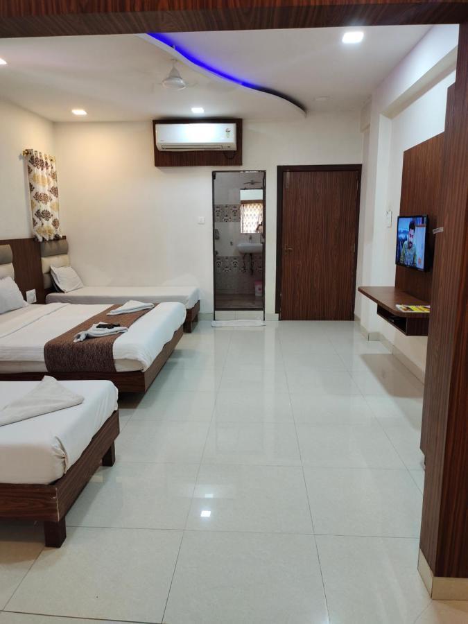 Hotel Golden Palms Mumbai Exterior photo